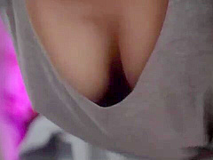 04168,A good woman is in full sex appeal!